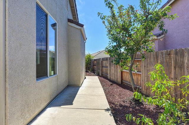 5751 Spenlow Way, Sacramento, CA 95835