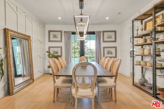 18321 Lake Encino Drive, Encino, CA 91316