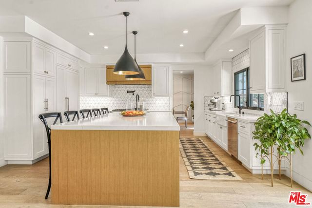 18321 Lake Encino Drive, Encino, CA 91316