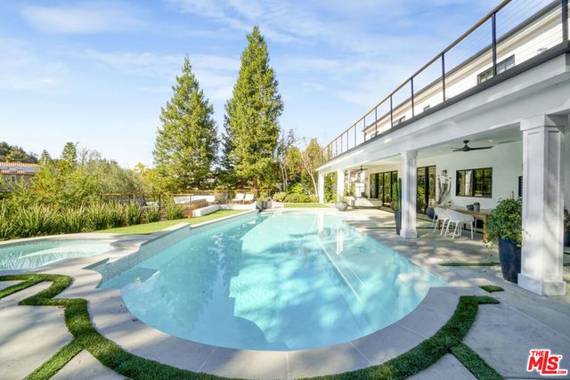 18321 Lake Encino Drive, Encino, CA 91316