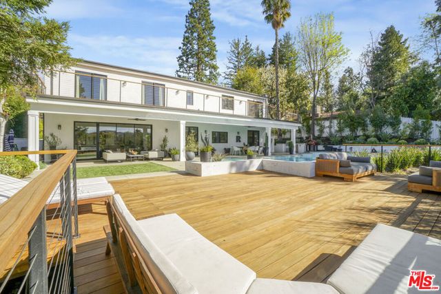 18321 Lake Encino Drive, Encino, CA 91316