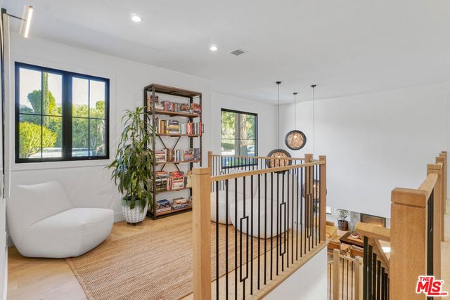 18321 Lake Encino Drive, Encino, CA 91316