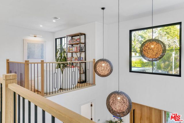 18321 Lake Encino Drive, Encino, CA 91316