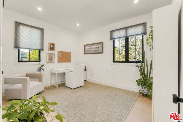 18321 Lake Encino Drive, Encino, CA 91316