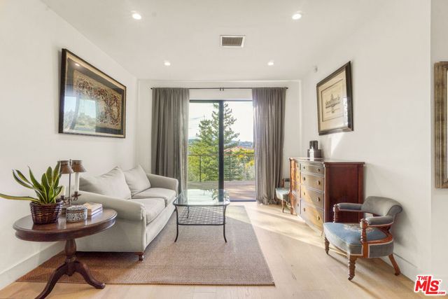 18321 Lake Encino Drive, Encino, CA 91316