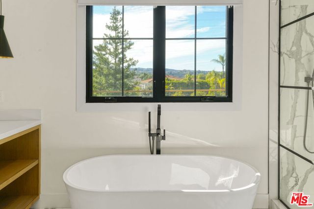 18321 Lake Encino Drive, Encino, CA 91316