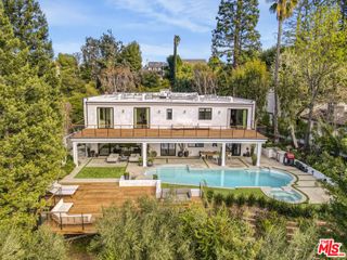 18321 Lake Encino Drive, Encino, CA 91316