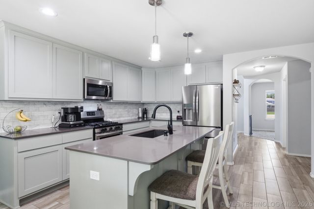 6804 S 22nd Place E, Broken Arrow, OK 74011