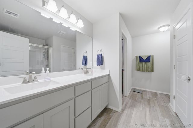 6804 S 22nd Place E, Broken Arrow, OK 74011