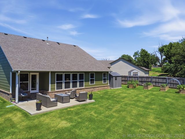 6804 S 22nd Place E, Broken Arrow, OK 74011