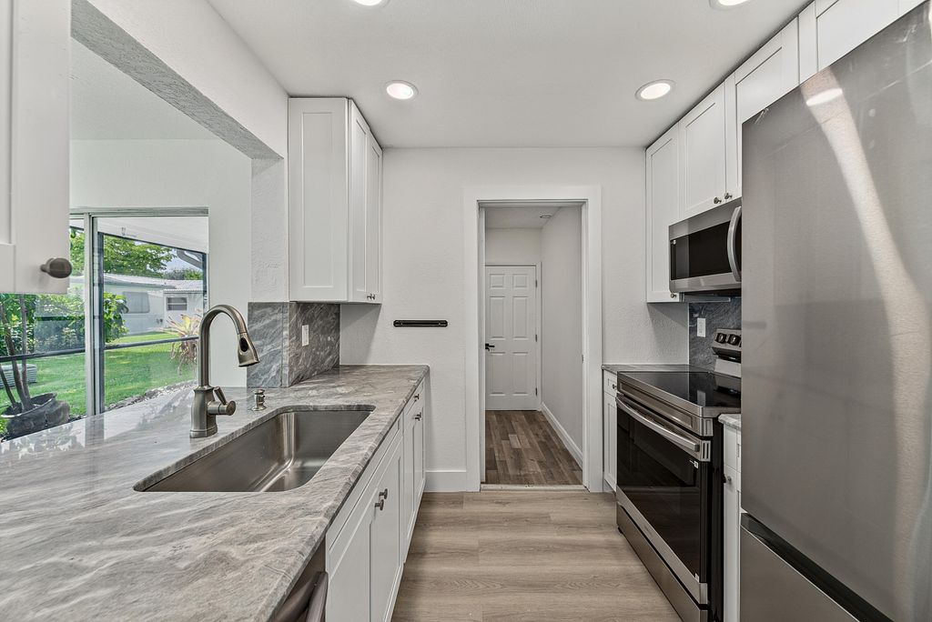 1190 NW 90TH Avenue, Plantation, FL 33322