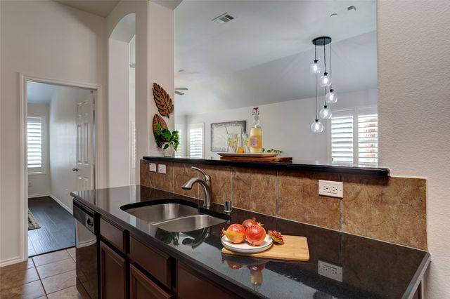 10323 Summit Run Drive, Frisco, TX 75035