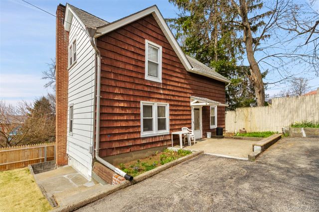 11 Dixon Street, Tarrytown, NY 10591