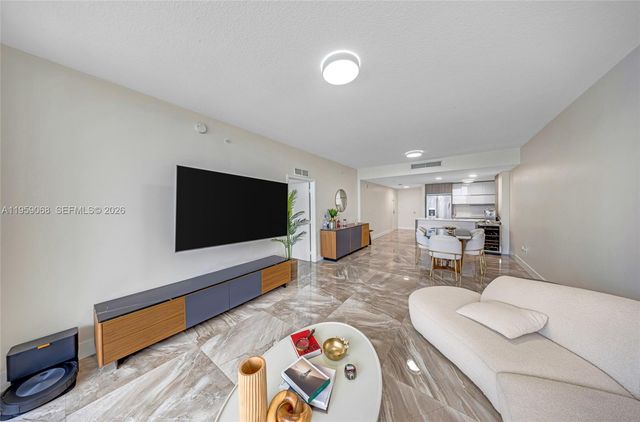 600 NE 27th St 1004, Miami, FL 33137