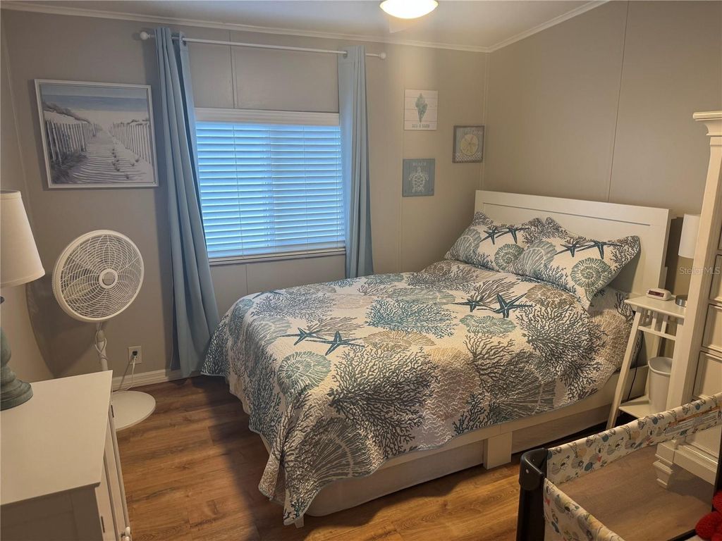 Image 14 of property listing at 1001 STARKEY ROAD 310, Largo, FL 33771