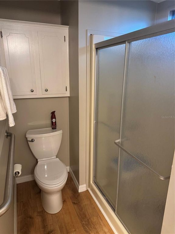 Image 20 of property listing at 1001 STARKEY ROAD 310, Largo, FL 33771