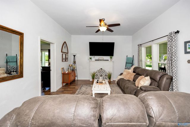 117 Railroad Circle, Falkville, AL 35622