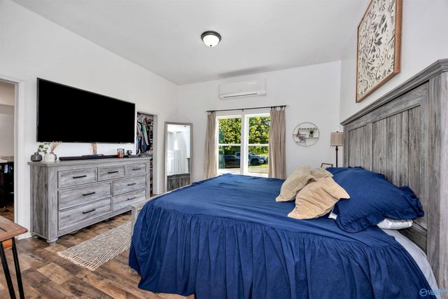 117 Railroad Circle, Falkville, AL 35622