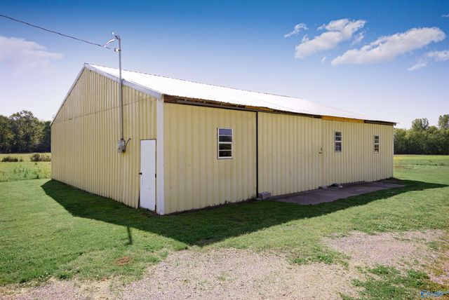 117 Railroad Circle, Falkville, AL 35622