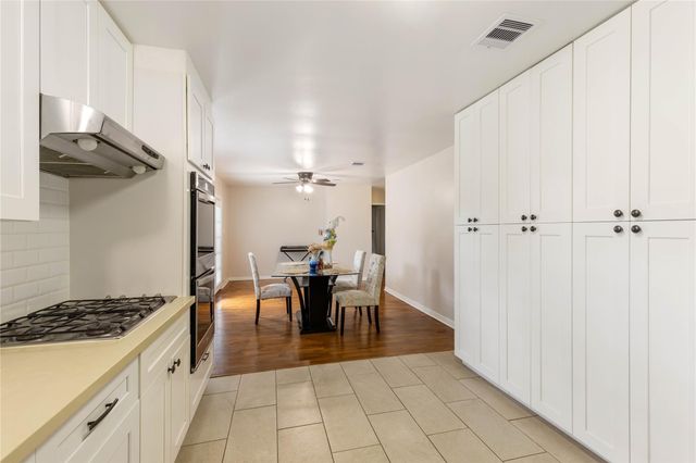 110 Mustang Drive, Alvin, TX 77511
