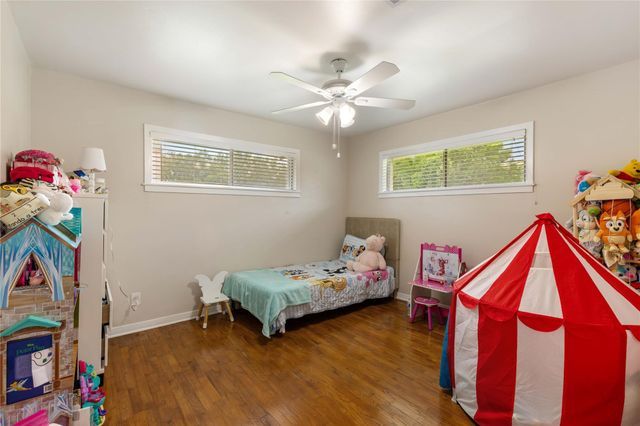 110 Mustang Drive, Alvin, TX 77511