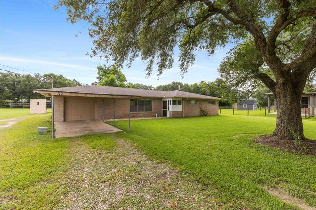 110 Mustang Drive, Alvin, TX 77511