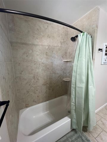 110 Mustang Drive, Alvin, TX 77511
