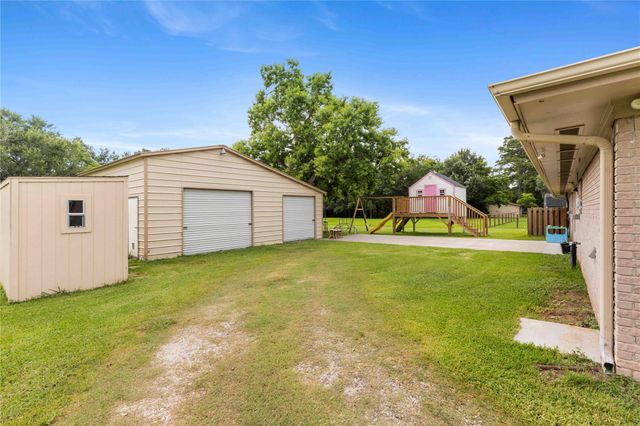 110 Mustang Drive, Alvin, TX 77511
