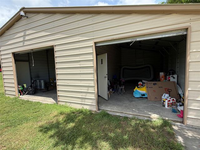 110 Mustang Drive, Alvin, TX 77511