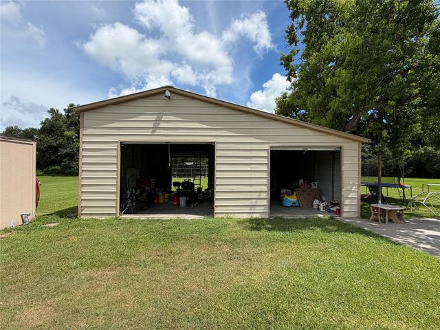 110 Mustang Drive, Alvin, TX 77511