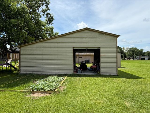 110 Mustang Drive, Alvin, TX 77511