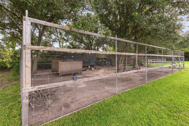 110 Mustang Drive, Alvin, TX 77511