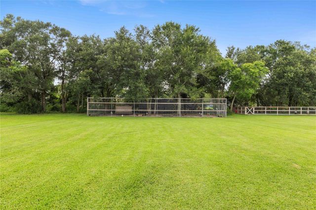 110 Mustang Drive, Alvin, TX 77511
