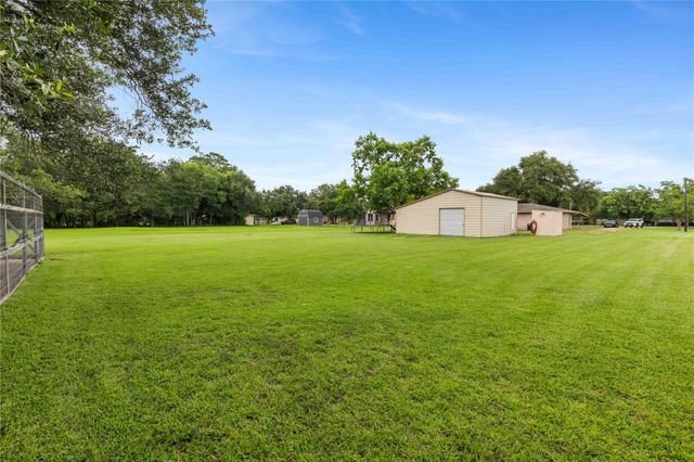 110 Mustang Drive, Alvin, TX 77511