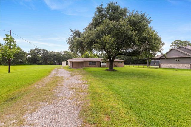 110 Mustang Drive, Alvin, TX 77511