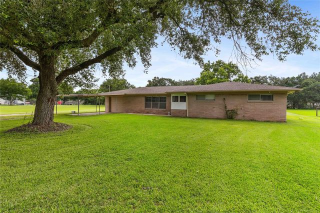 110 Mustang Drive, Alvin, TX 77511