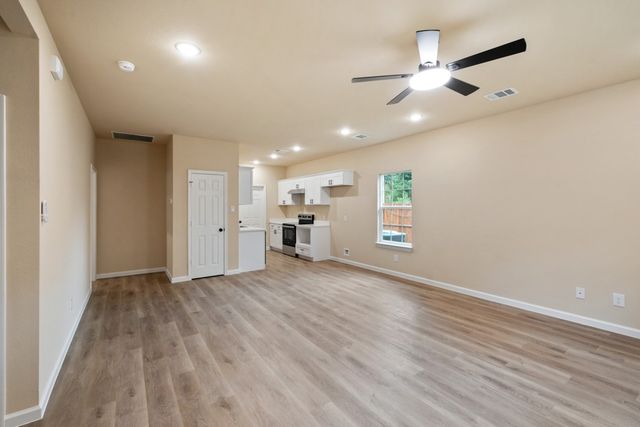 106 Navajo Drive, Mabank, TX 75156