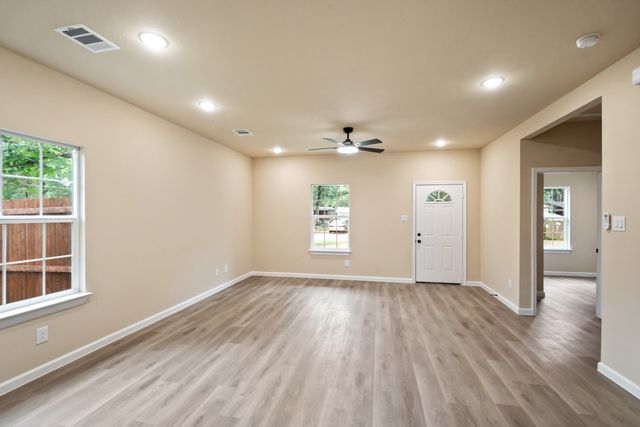 106 Navajo Drive, Mabank, TX 75156