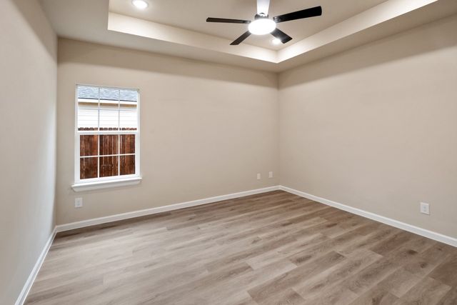 106 Navajo Drive, Mabank, TX 75156