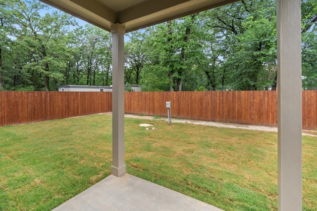 106 Navajo Drive, Mabank, TX 75156