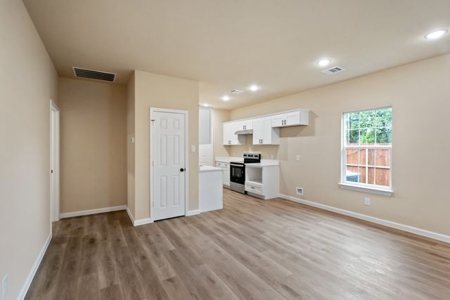106 Navajo Drive, Mabank, TX 75156