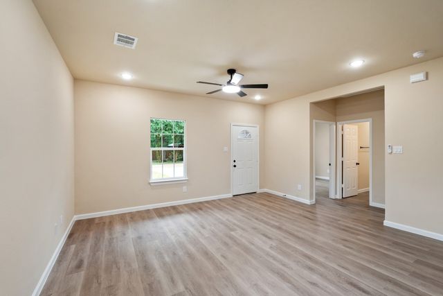 106 Navajo Drive, Mabank, TX 75156