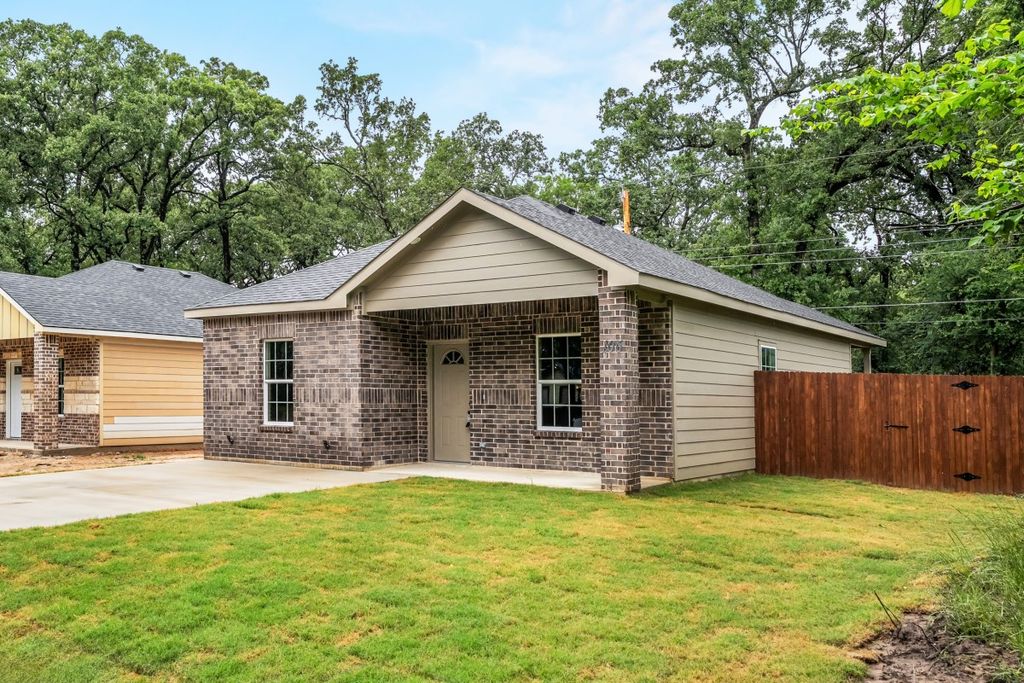 106 Navajo Drive, Mabank, TX 75156