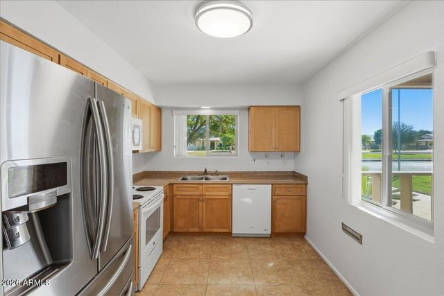 10916 W PEORIA Avenue, Sun City, AZ 85351