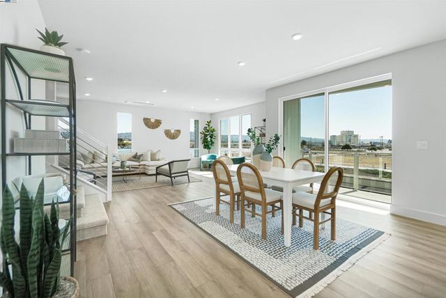 2388 Stanford Street, Alameda, CA 94501