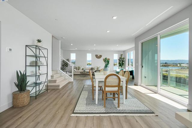 2388 Stanford Street, Alameda, CA 94501