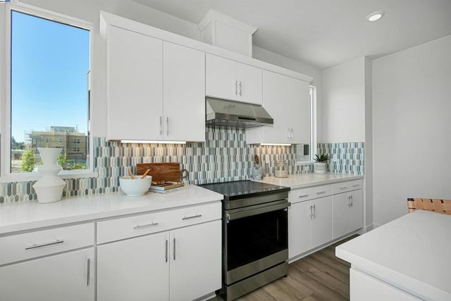 2388 Stanford Street, Alameda, CA 94501