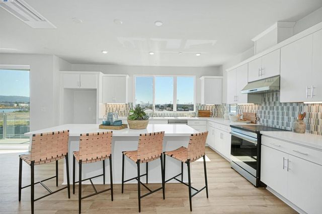 2388 Stanford Street, Alameda, CA 94501