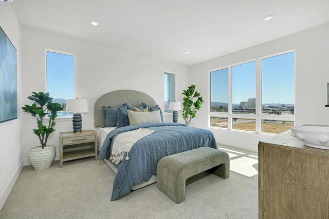 2388 Stanford Street, Alameda, CA 94501