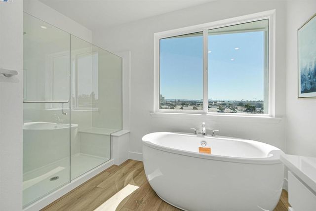 2388 Stanford Street, Alameda, CA 94501